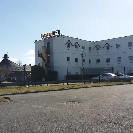 Hotelf1 Lyon Isle D'abeau Ouest St Exupery Hotel Saint-Quentin Fallavier